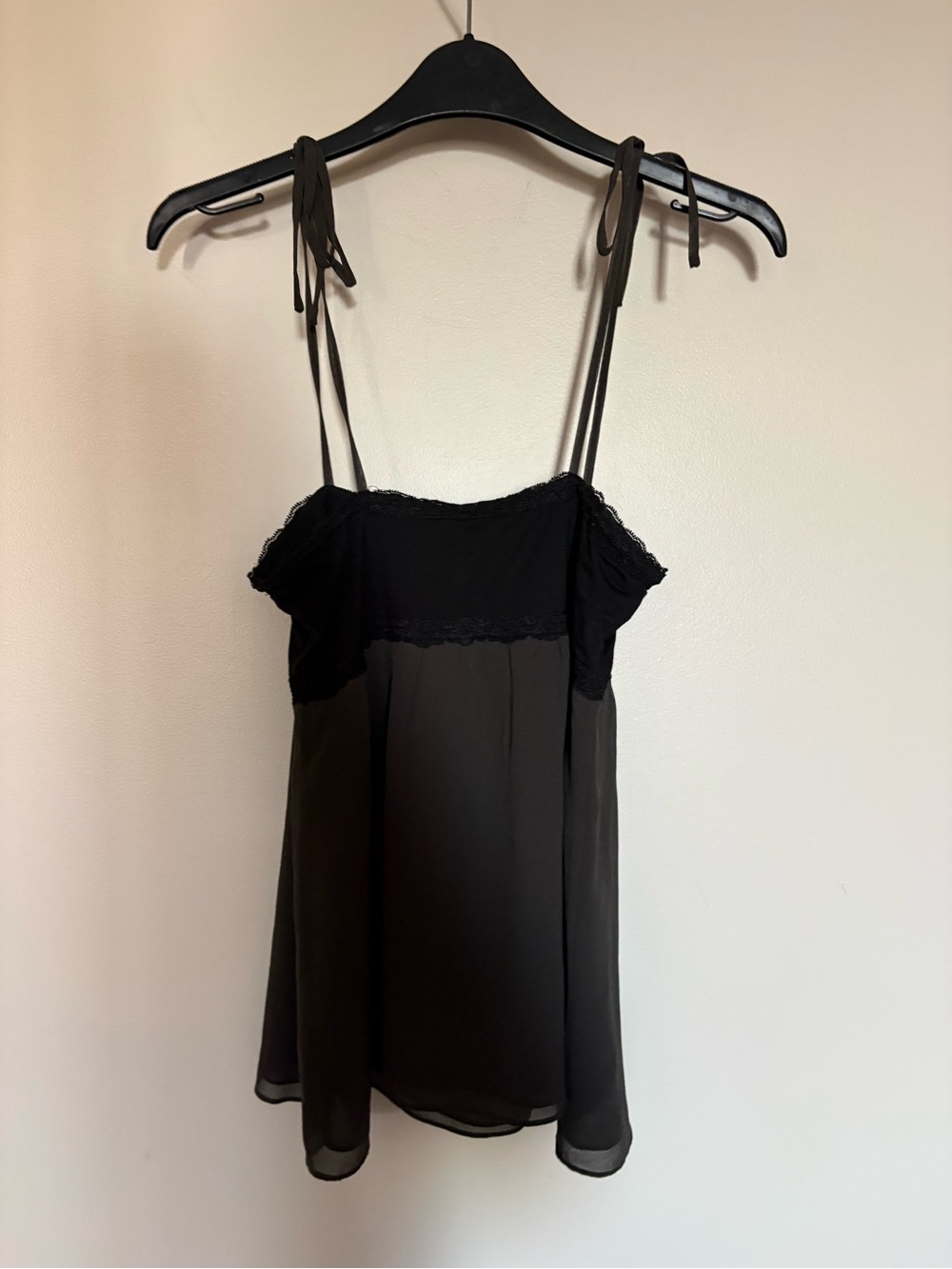 Theory top small 100% silk